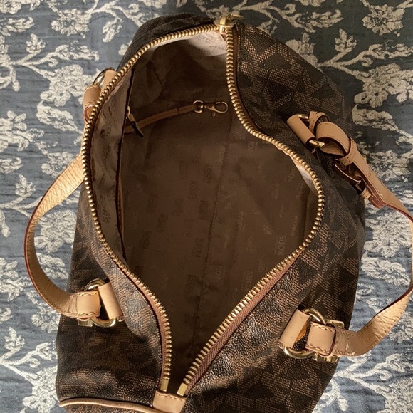 Michael Kors Grayson brown monogram Satchel large,no holes,cracks - Picture 15 of 17